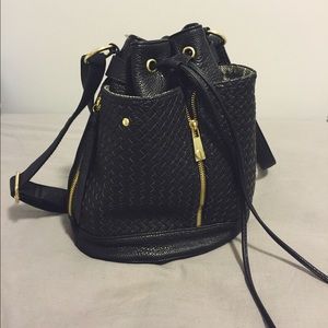 Steve Madden bucket bag 🌸