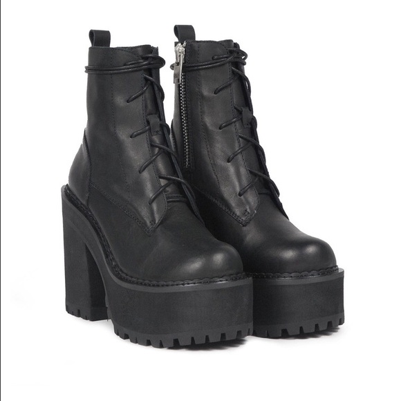 ISO !!! Unif thrash or choke boots !!! - Picture 2 of 2