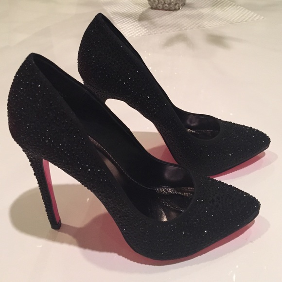 NEW Black pumps with crystals