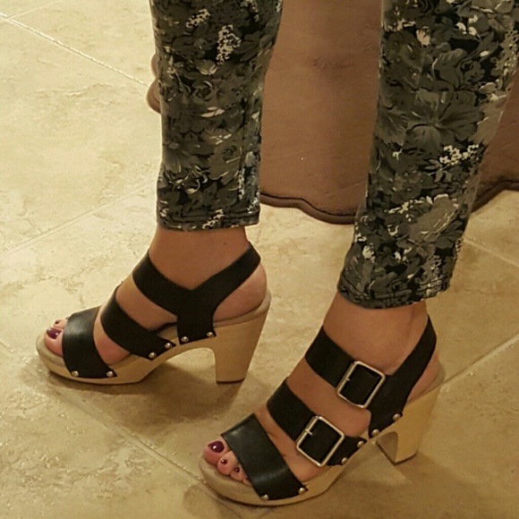 Strappy Sandals - Picture 2 of 4