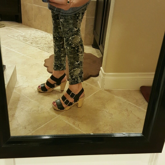 Strappy Sandals - Picture 4 of 4