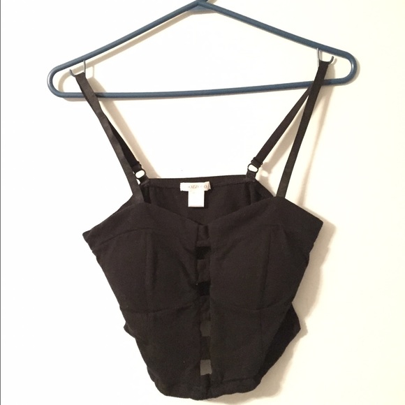 🚫SOLD🚫BLACK CUTOUT CROP TOP