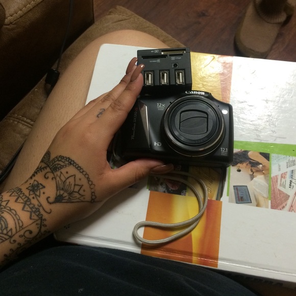 Canon power shot sx130 is