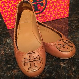 Tory burch flats ( SOLD)