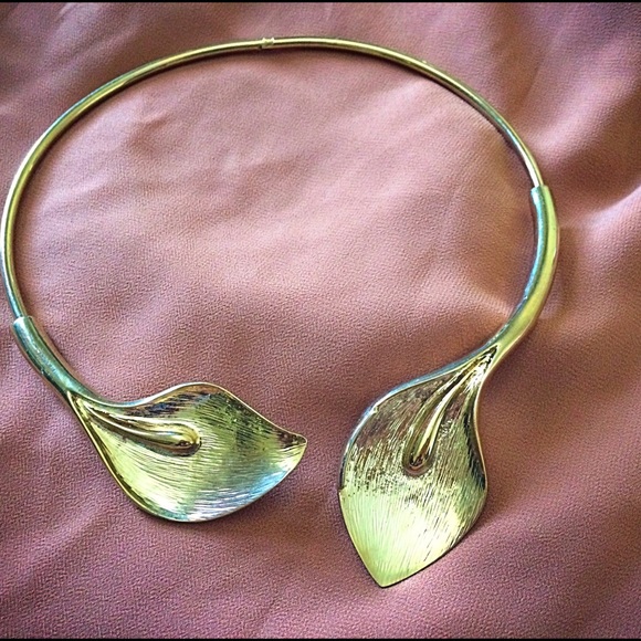Gold Leaf Torques  Necklace! - Picture 2 of 3