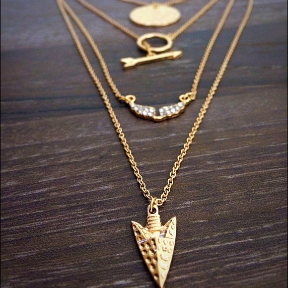 Multilayered Chains and pendant necklace - Picture 1 of 3