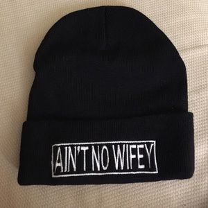 Black embroidered "ain't no wifey" beanie