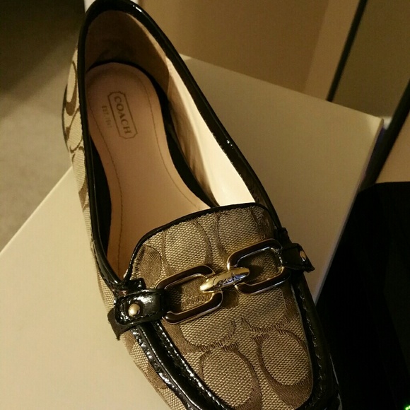 Coach authentic flats