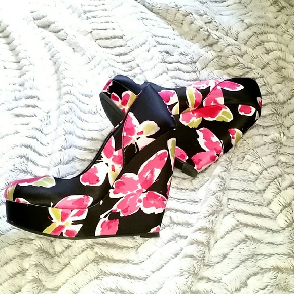Wedges - Picture 3 of 3