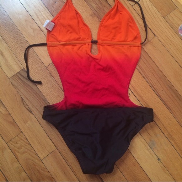 Swimsuit - Picture 2 of 4