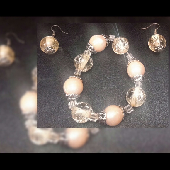 Bracelet and earring set