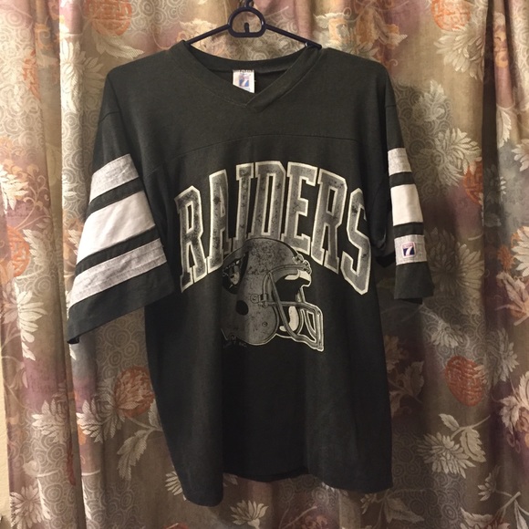 Raiders t shirt