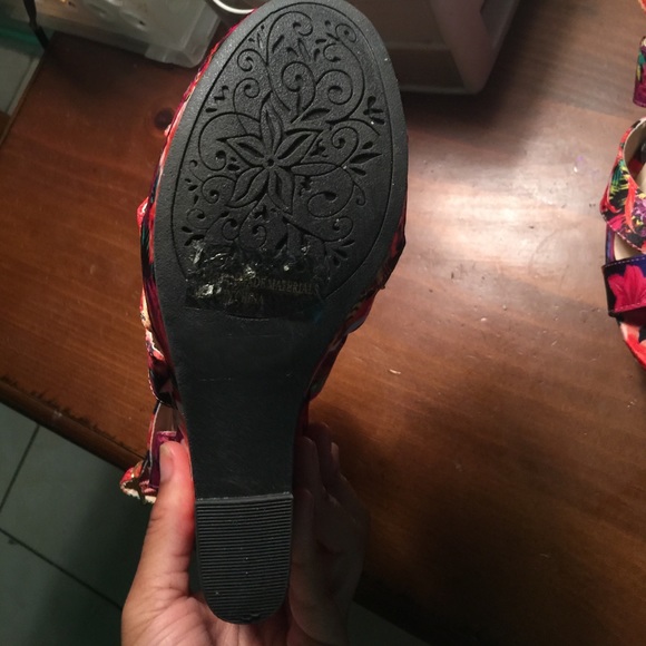 wedges - Picture 2 of 2