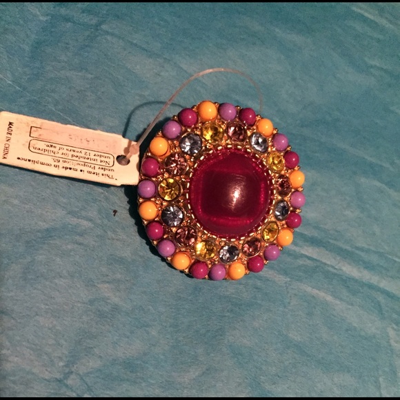 Spend $10 or more get free item - Picture 1 of 2