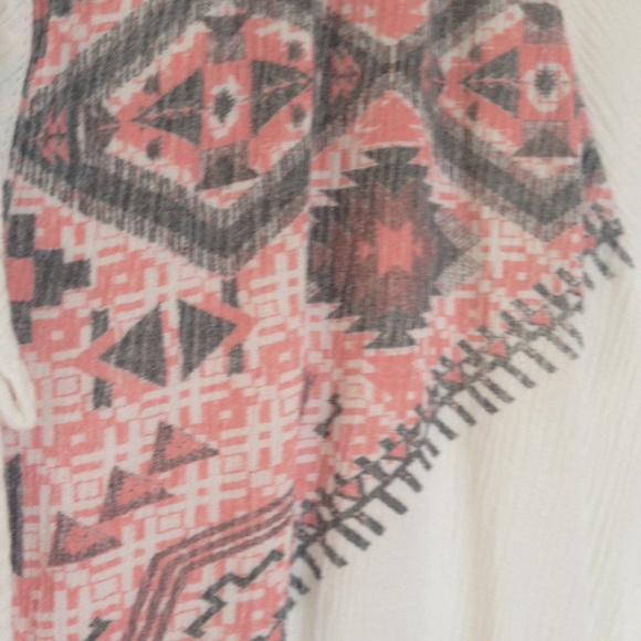 Aztec print top - Picture 2 of 2