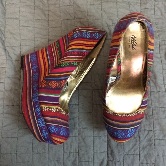 High platform wedges 🌵