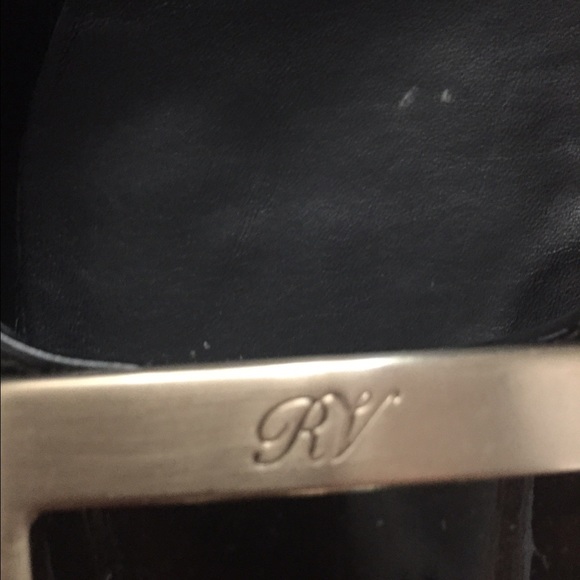 SOLDAuthentic Roger Vivier 2.5 inches round heel - Picture 2 of 4