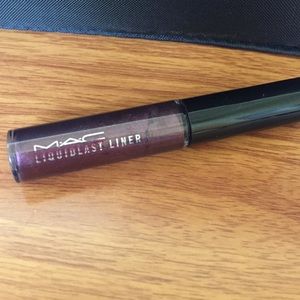 ❤️SOLD❤️Mac liquidblast liner in power plum