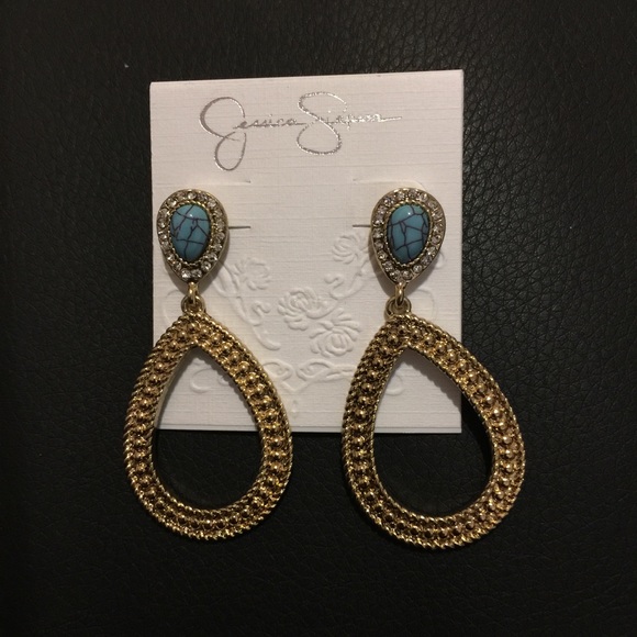 Jessica Simpson earring new