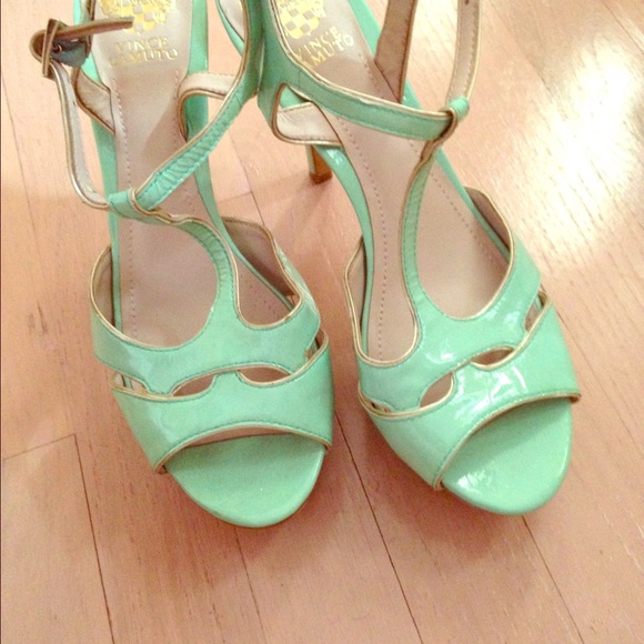 BRAND NEW Vince Camuto heels
