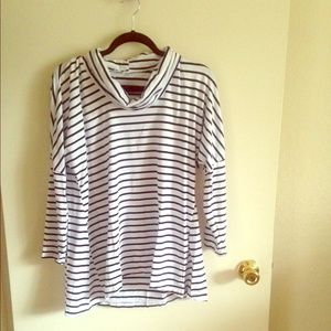 Black and white striped loose turtleneck