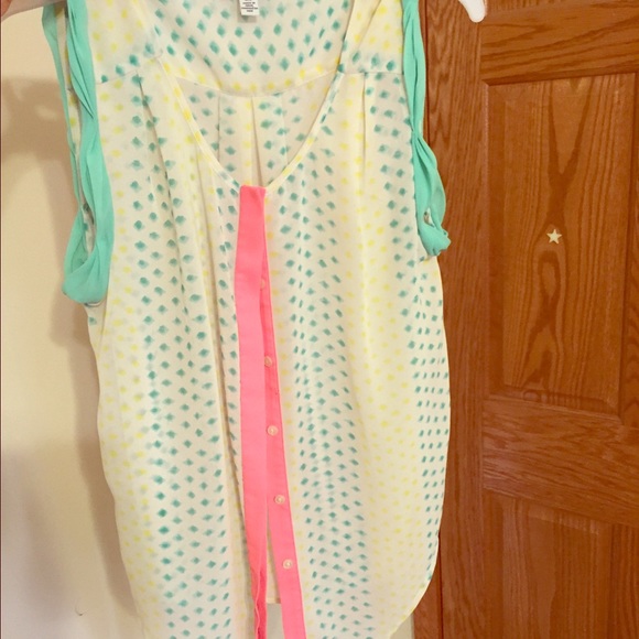 American Eagle Outfitters! Colorful top SOLD🎉🎉