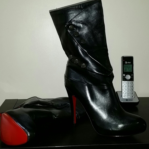 Never worn black boots