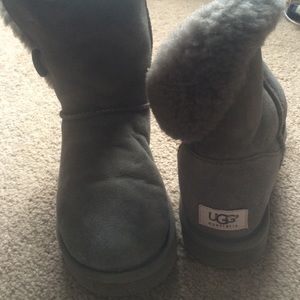 Bailey button UGGS