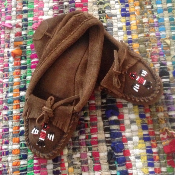 Minnetonka slip on
