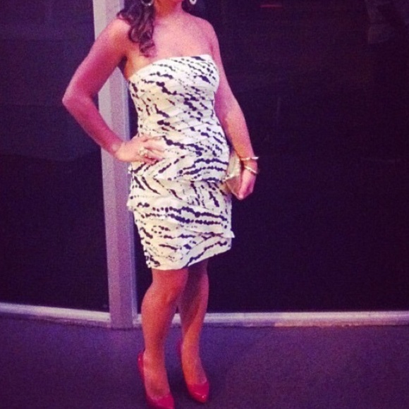 Jessica Simpson flirty dress - Picture 4 of 4