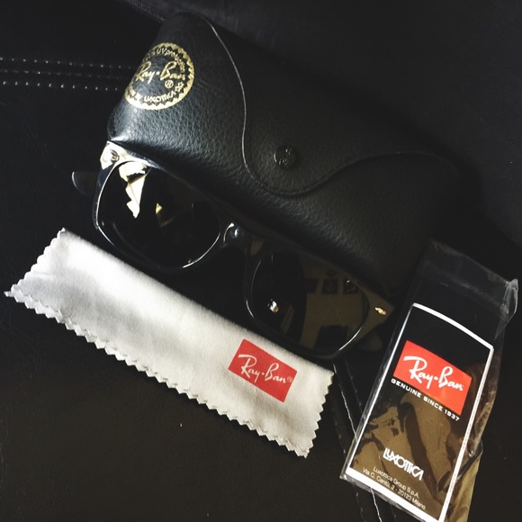 Ray-Bans BLACK New Wayfarers