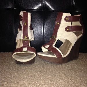 Size 7 brown & beige wedges
