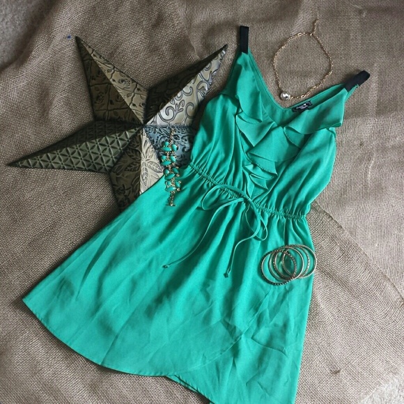 Gorgeous Green Dress - Picture 3 of 4