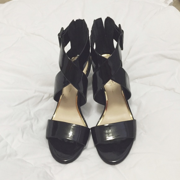 Pumps! - Picture 2 of 4