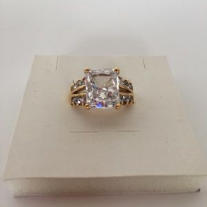 925 Sterling Silver Ring  CZ size 5. High quality