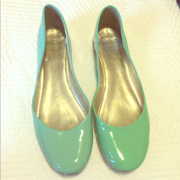 Xhilaration Mint Flats