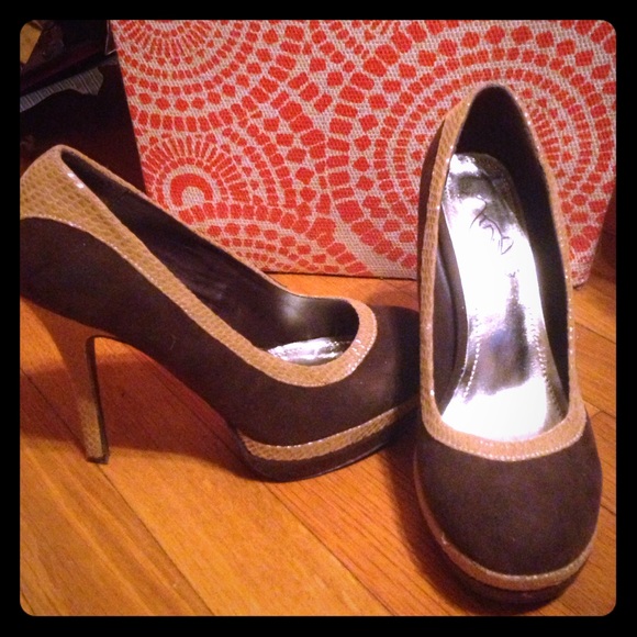 Baby phat pumps