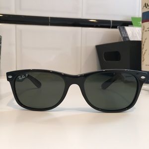 RAYBAN WAYFARERS WITH CASE SALE TODAY