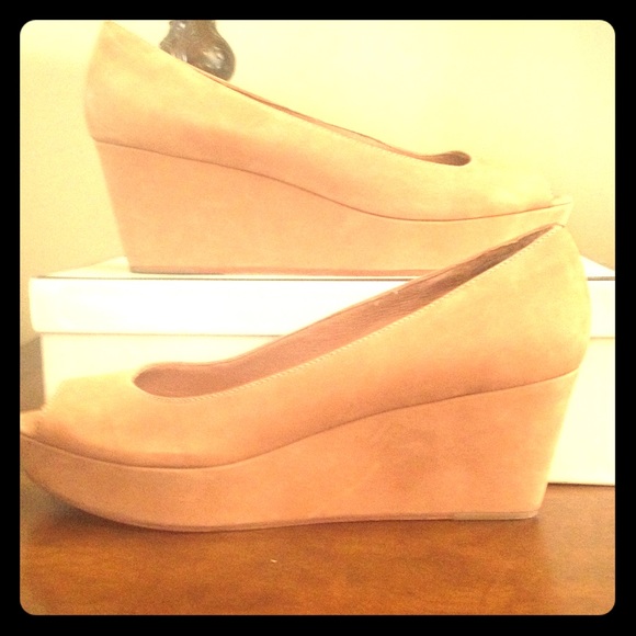 Michael Kors peep toe suede wedges! 8.5 Euc!