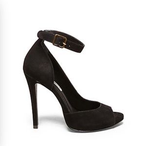 Steve Madden UNITTY Pumps