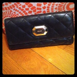 DKNY WALLET