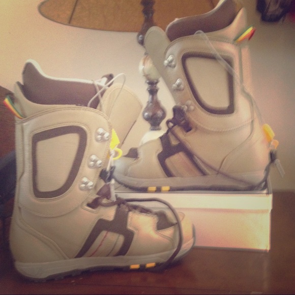 Burton freestyle men's snowboard boots. Size 9