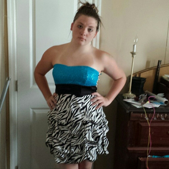 Dress - Picture 2 of 2