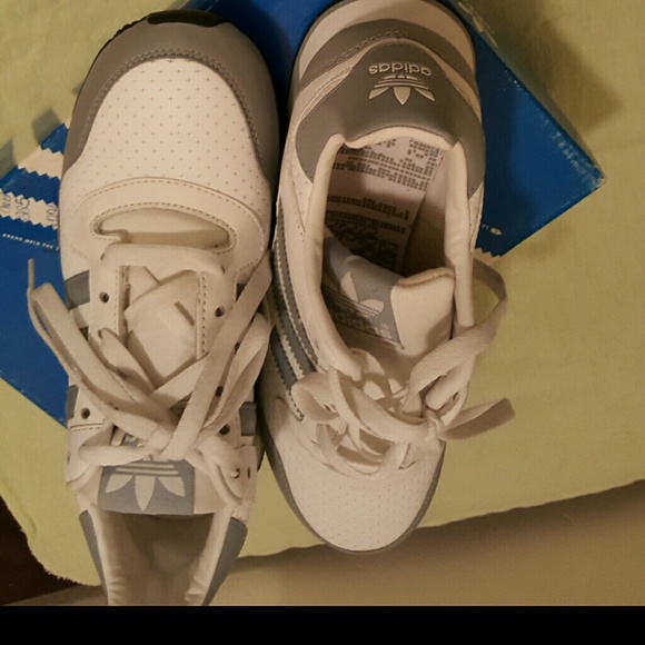 Women's Adidas sneakers