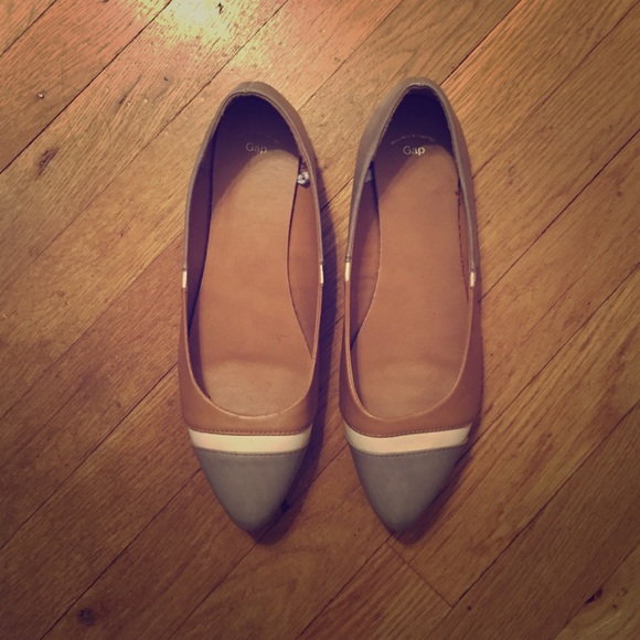GAP Flats Size 9