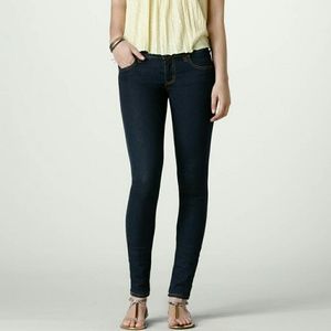 X SOLD X Dark wash AE jeans NWOT