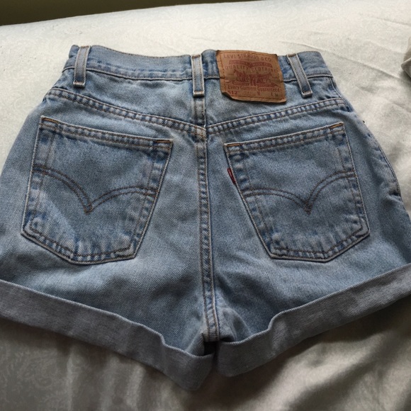 Levi high wasted shorts