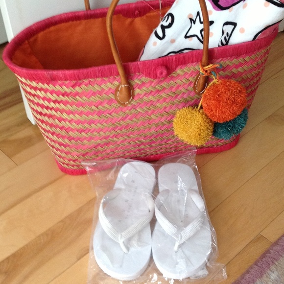 NWOT White Laundry Flip Flops size 7 to 9 - Picture 1 of 3