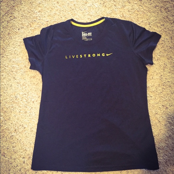 💫LiveStrong Nike T-Shirt💫