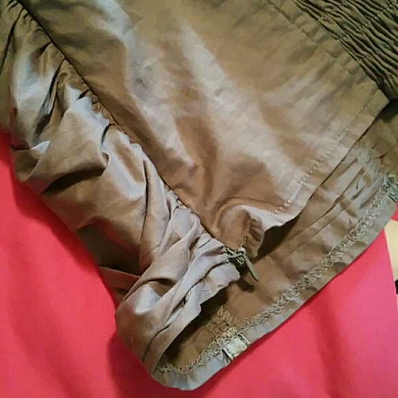 Grey Ruffled neck Top - Picture 4 of 4